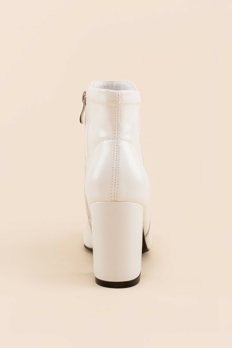 Francesca's Mia Carla Smooth Stretch Booties Boots