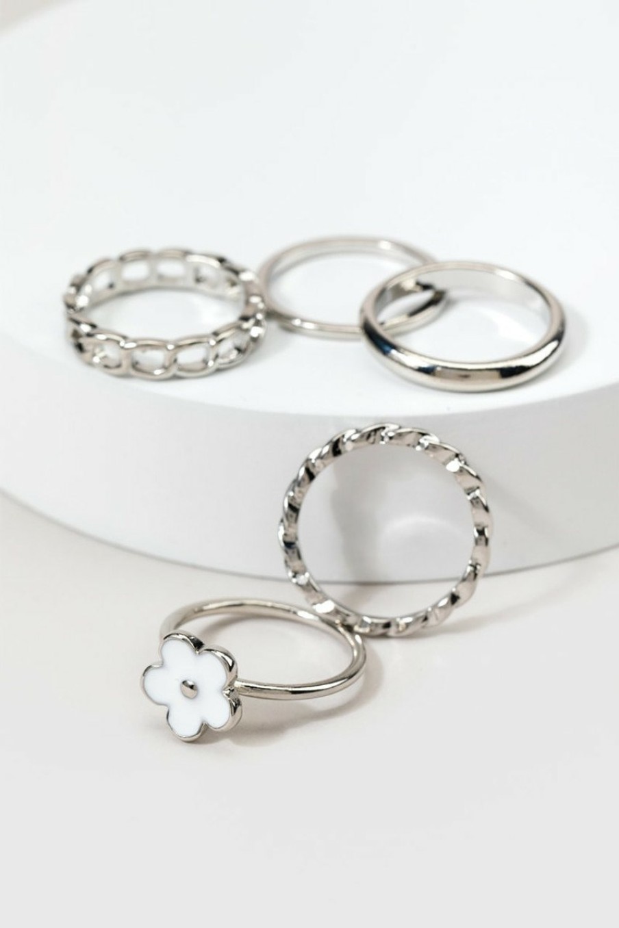 Francesca's Anette Daisy Ring Set White Rings