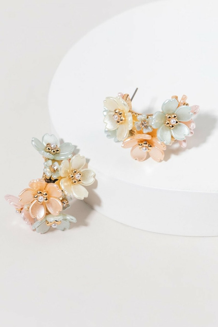 Francesca's Olga Chunky Shell Flower Hoops Multi Earrings