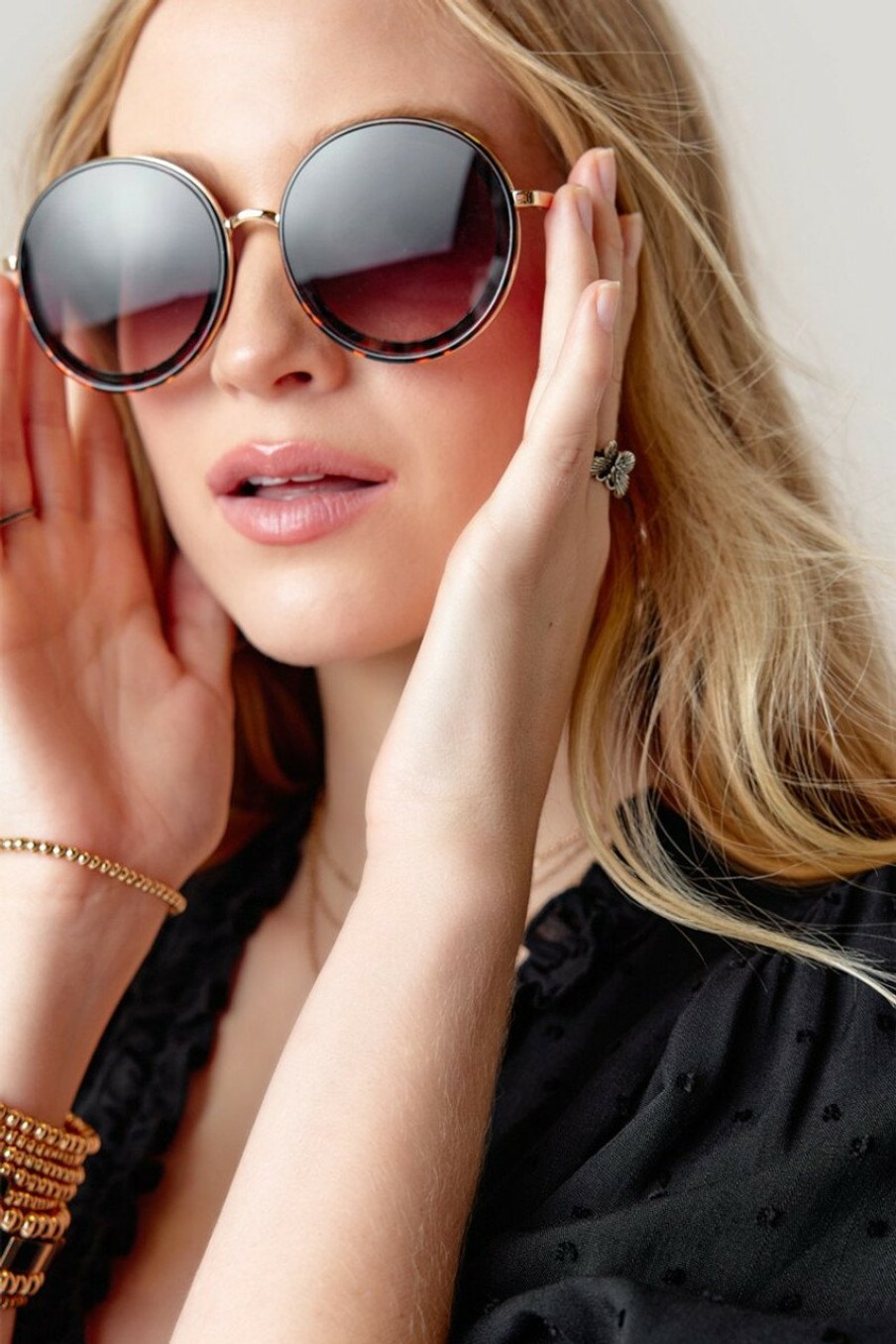 Francesca's Alicia Oversize Round Glasses Black Sunglasses