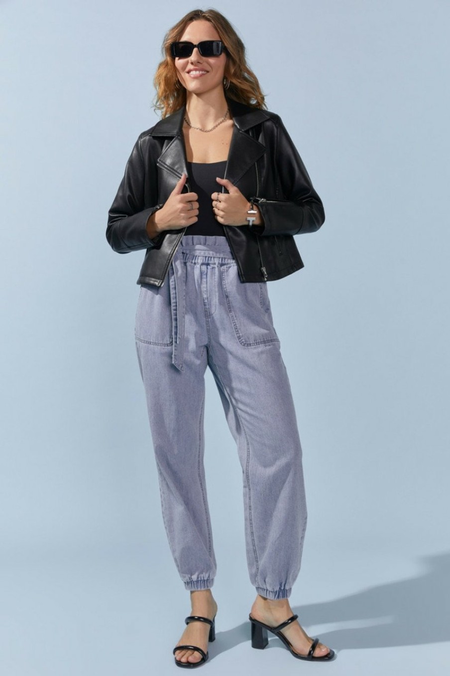 Francesca's Katlin Joggers Chambray Pants