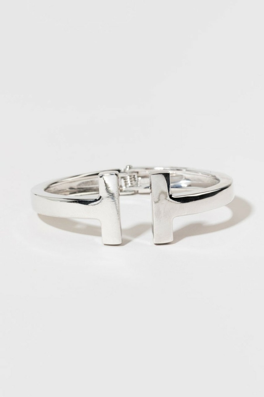 Francesca's Larissa Open Hinge Bracelet Silver Bracelets