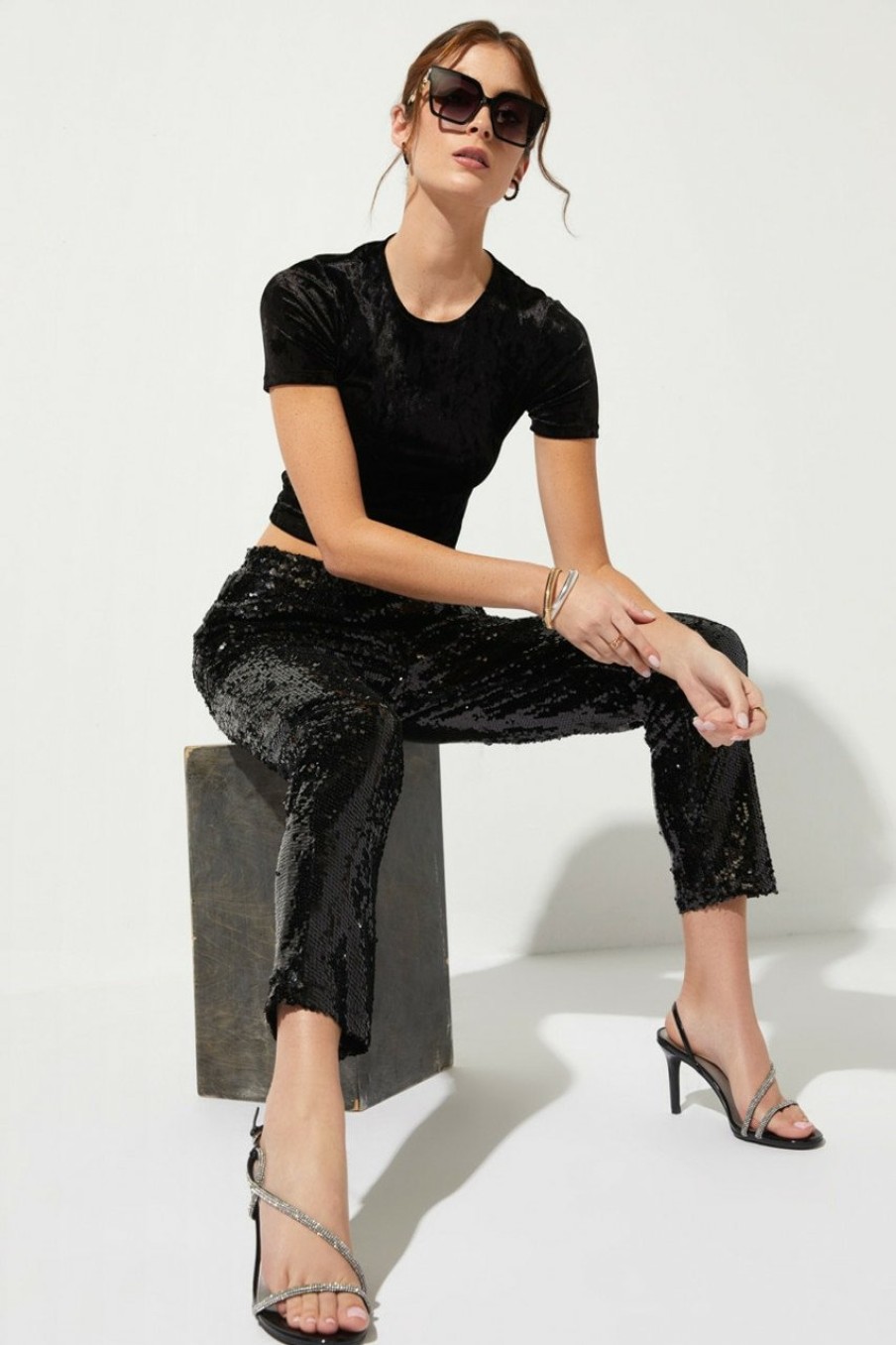 Francesca's Jennifer High Rise Sequins Joggers Pants