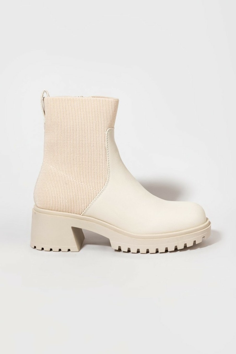 Francesca's Abruzzo Ribbed Lug Boots Boots