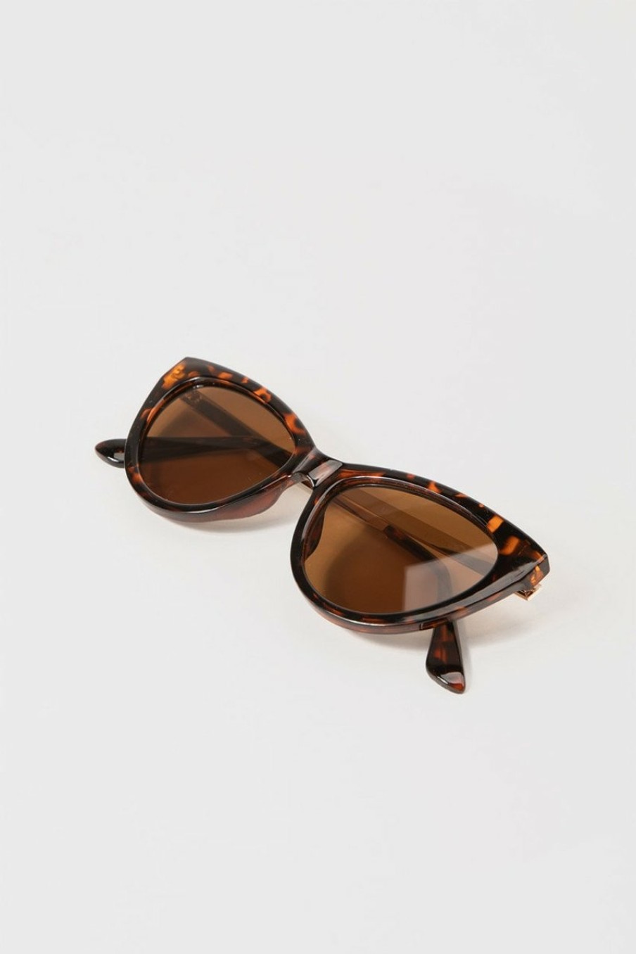 Francesca's Marylin Retro Cat Eye Sunglasses Tortoise Sunglasses