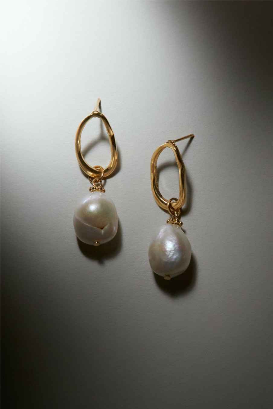 Francesca's Luxe 14K Gold Plated Fw Oblong Drop Earrings Pearl Earrings