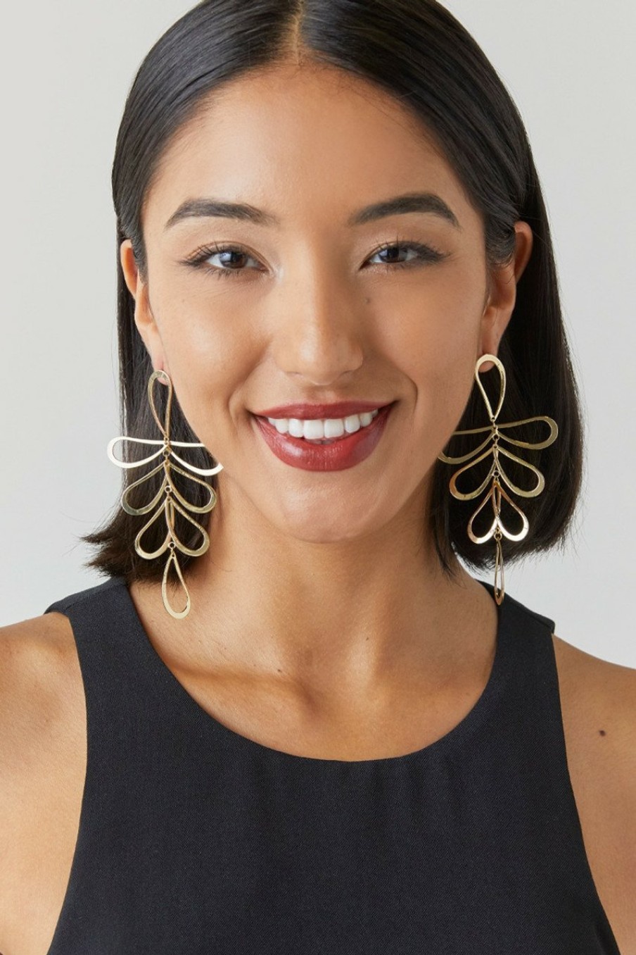 Francesca's Lisa Floral Drop Earring Gold Earrings